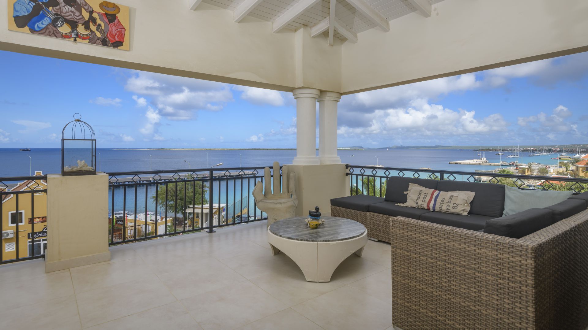 Penthouse appartement in centrum Kralendijk te koop op Bonaire